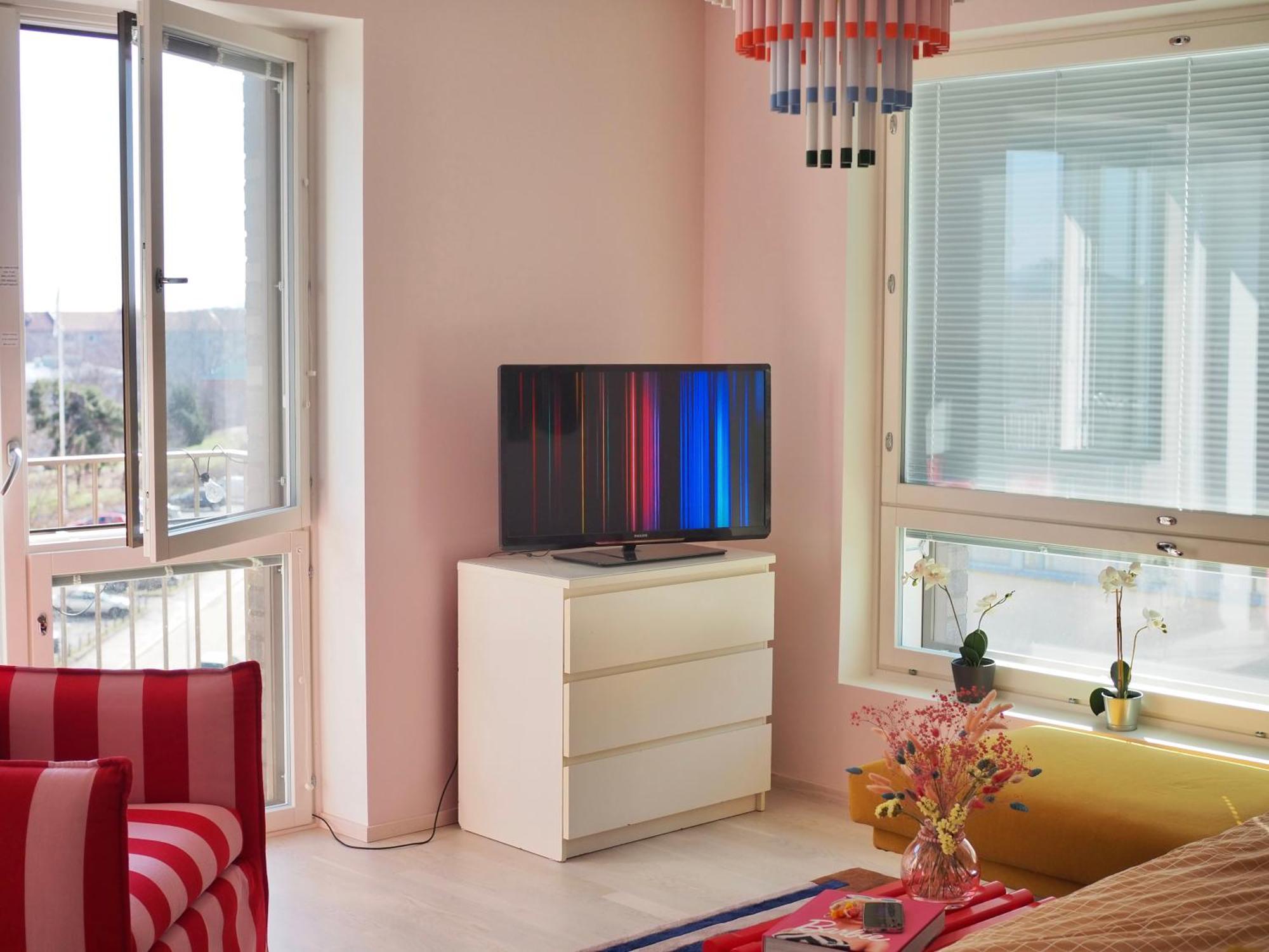 Candy-Colored Two-Room Condo With Sweet Views Helsinki Exterior foto